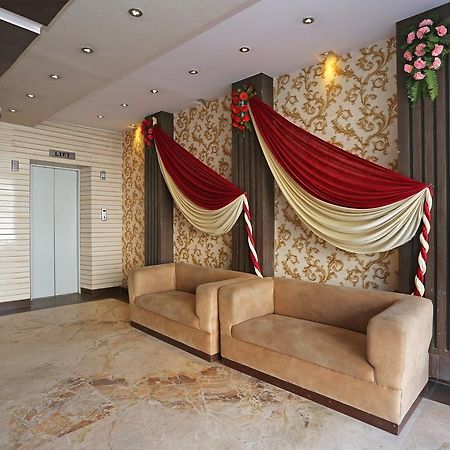 Oyo 11596 Sanjay Guest House カーンプル エクステリア 写真