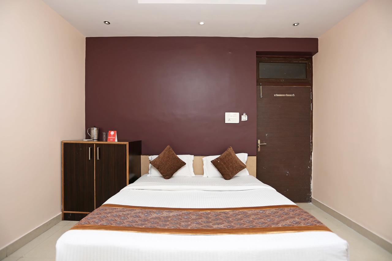 Oyo 11596 Sanjay Guest House カーンプル エクステリア 写真