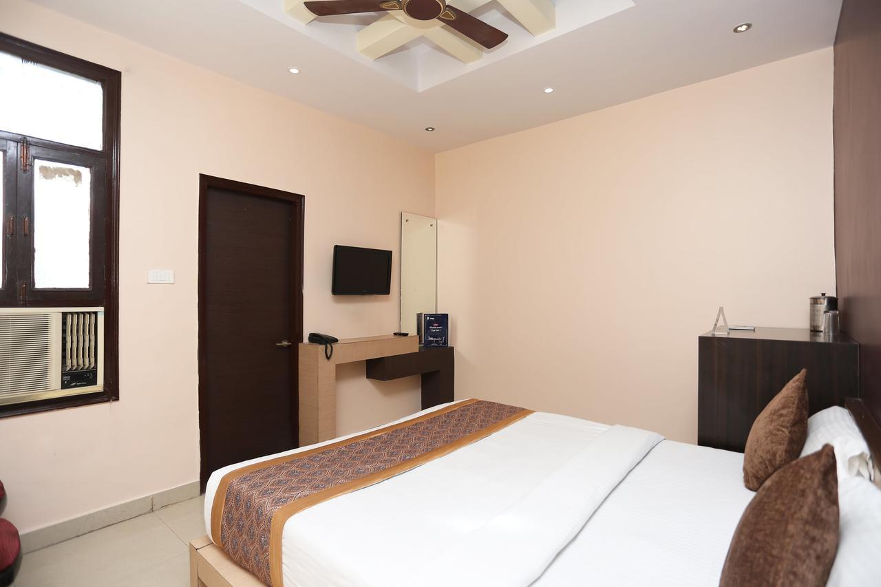 Oyo 11596 Sanjay Guest House カーンプル エクステリア 写真