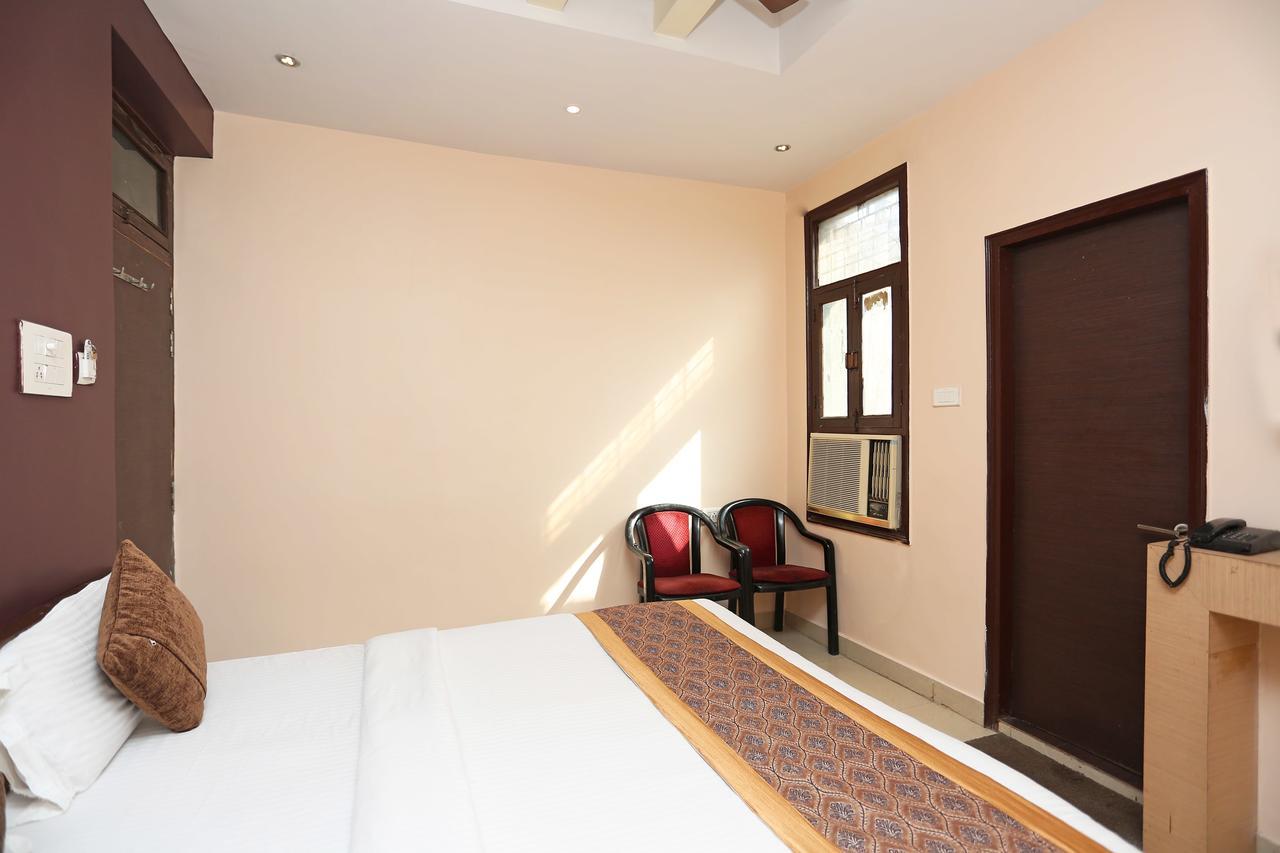 Oyo 11596 Sanjay Guest House カーンプル エクステリア 写真